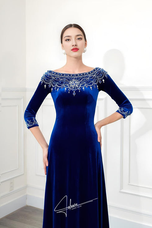 Velvet scoop neck three-quarter sleeves dress