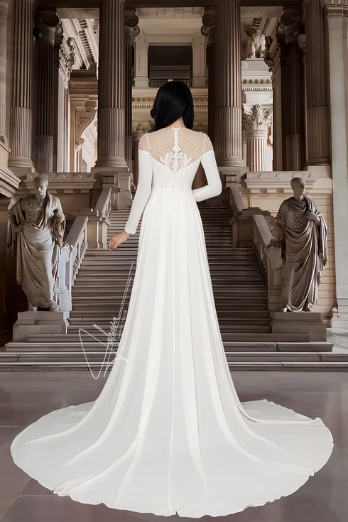 Stunning long train bridal ao dai