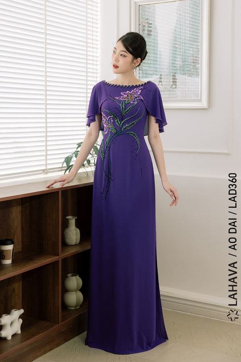 Modern party Áo dài features Lily flowers beaded