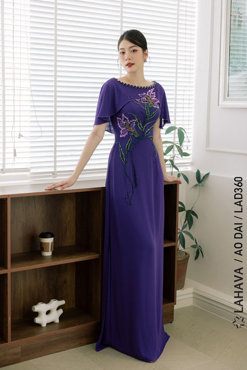 Modern party Áo dài features Lily flowers beaded