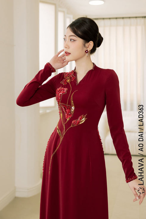 Modern Ao dai with delicate floral pattern beadwork