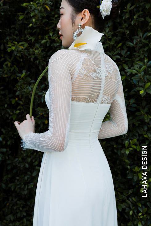 Minimalist Bridal Áo Dài with Sheer Lace Sleeves