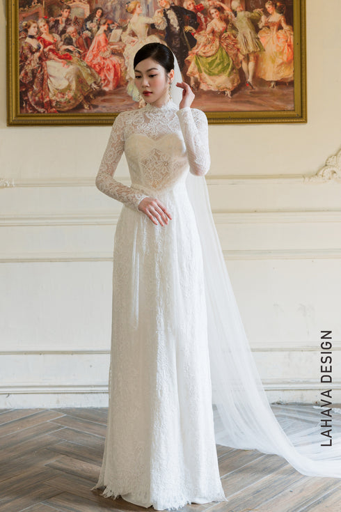 Romantic Full Lace Bridal Áo Dài with Heart-Shaped Bodice