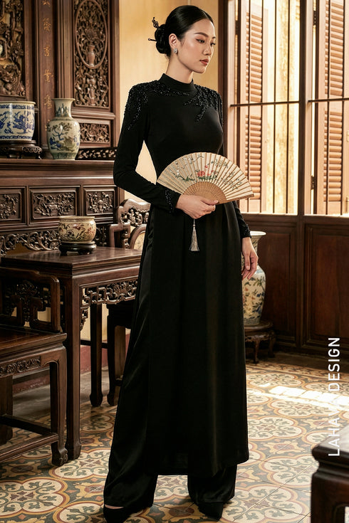 Elegant Black Beaded Ao Dai – A Fusion of Mystery and Sophistication