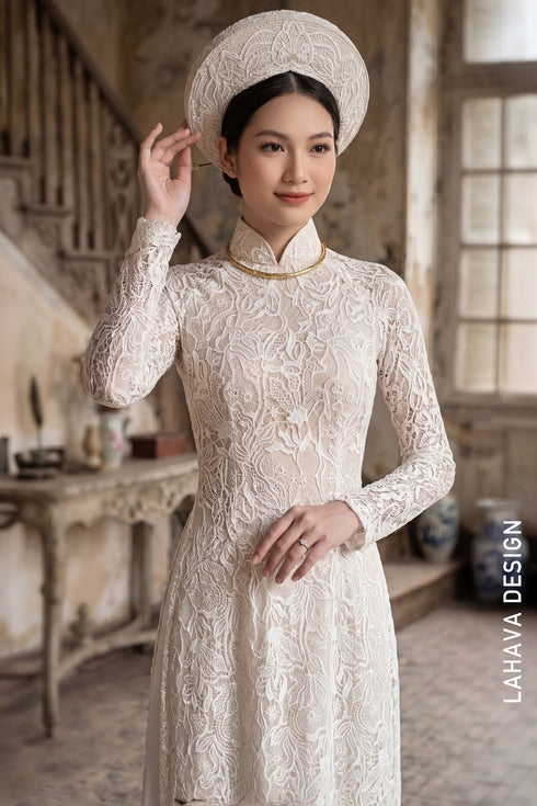 Elegant White Lace Bridal Ao Dai - A Harmonious Blend of Tradition and Modernity