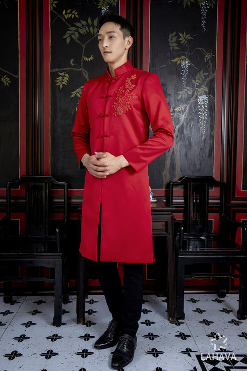 Red couple wedding ao dai with the long train