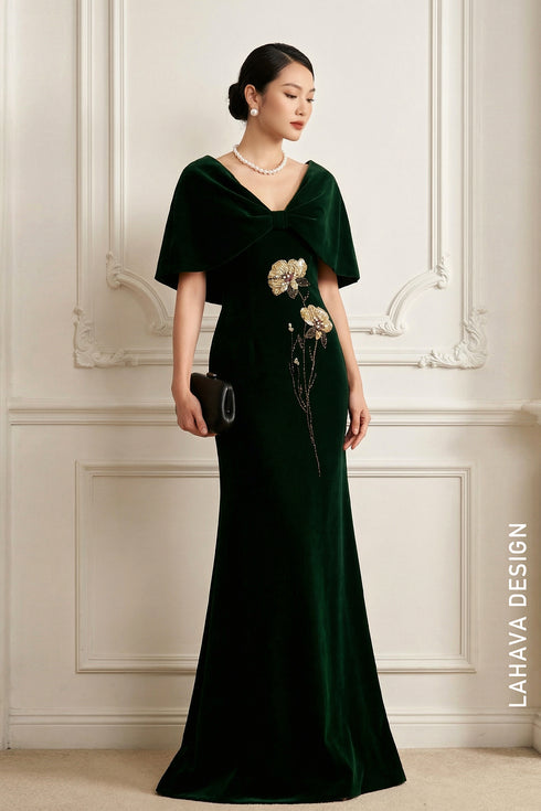 Luxurious Emerald Green Velvet Evening Gown with Bow Cape Detail