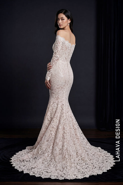 Exquisite Off-the-Shoulder Lace Mermaid Wedding Dress with Long Sleeves