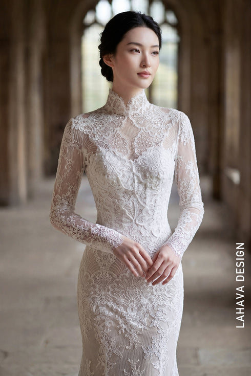 Timeless Elegance: High-Neck Long-Sleeve Lace Mermaid Wedding Dress