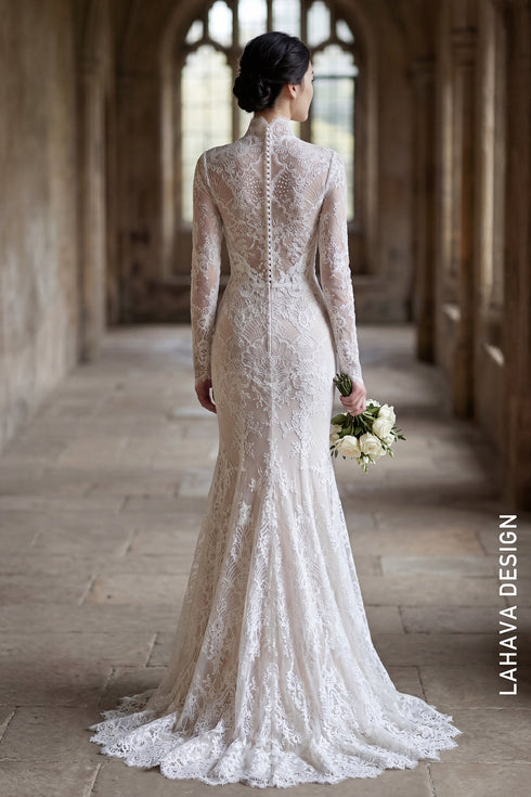 Timeless Elegance: High-Neck Long-Sleeve Lace Mermaid Wedding Dress