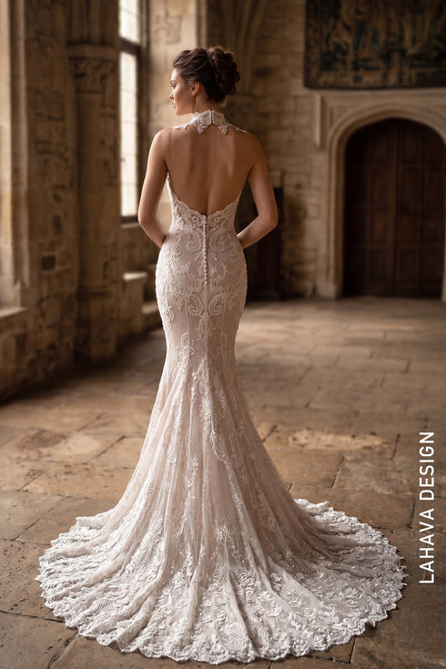 Enchanting Lace Mermaid Wedding Dress with Statement Bow Detail