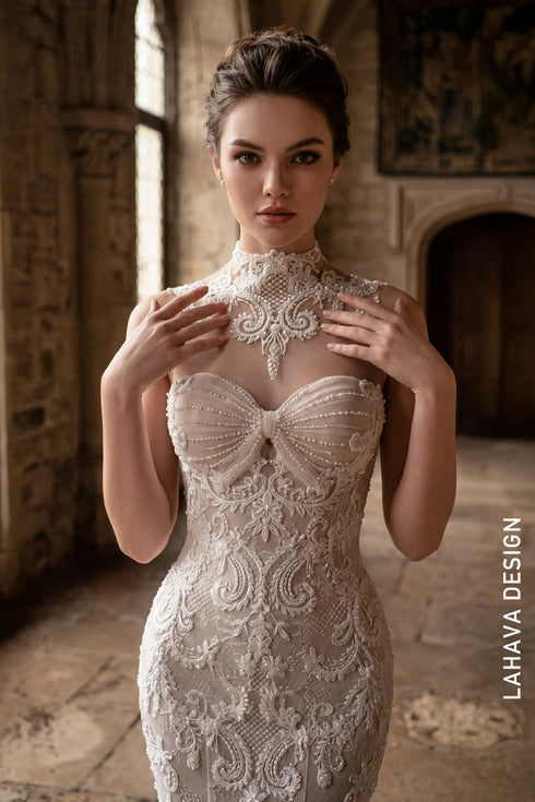 Enchanting Lace Mermaid Wedding Dress with Statement Bow Detail