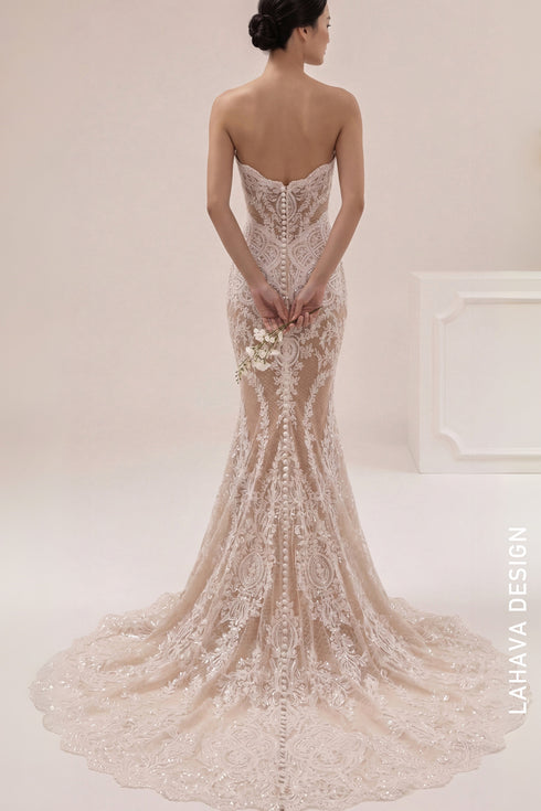 Timeless Allure: The Ethereal Lace Mermaid Gown