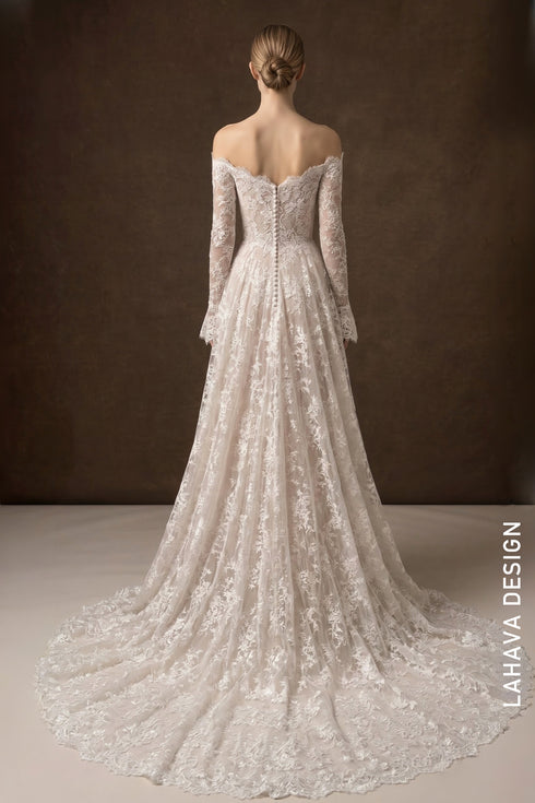 Elegant Long-Sleeved Off-the-Shoulder Lace Wedding Gown