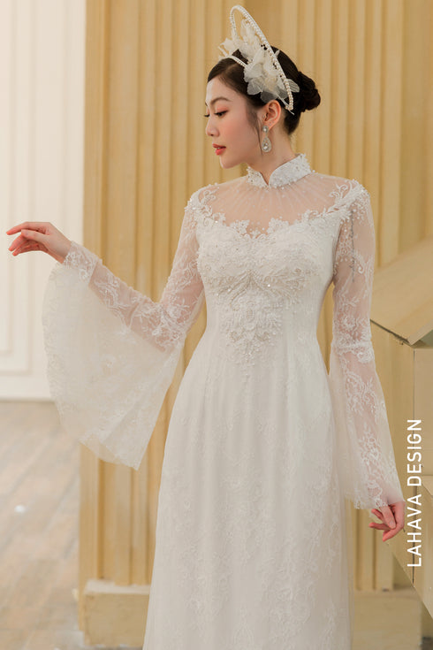 Vintage-Inspired Floral Lace Áo Dài with Bell Sleeves