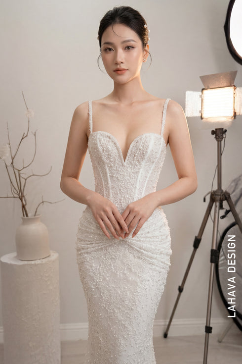 Exquisite Pearl-Embellished Mermaid Gown with Sculptural Draping