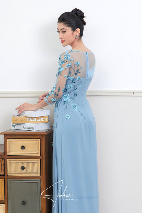 Modern neck with three-quarter ao dai