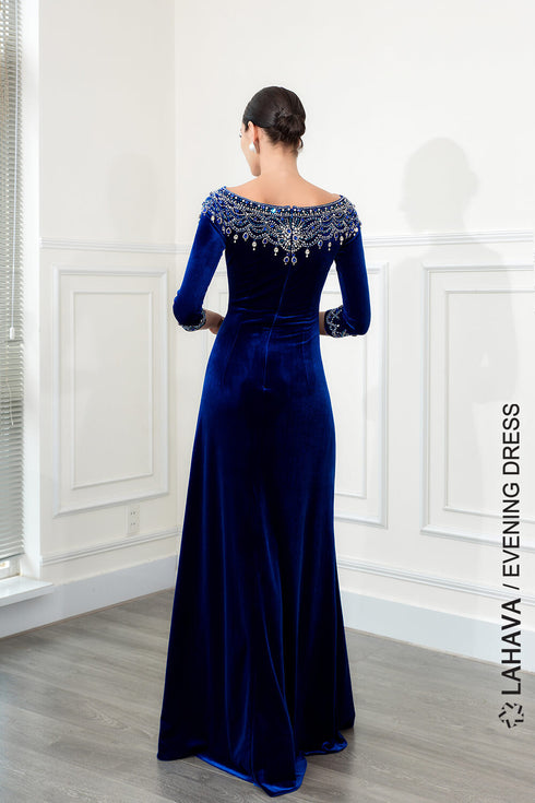 Velvet scoop neck three-quarter sleeves dress