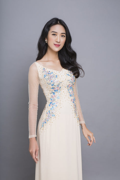 V-neck floral embroidery embellished