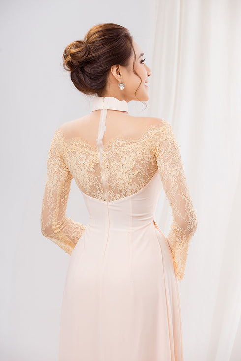 Modern ao dai with exquisite lace