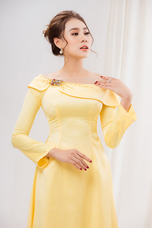 Impressive modern scoop neck ao dai