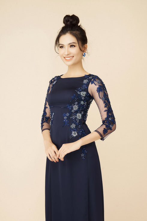 Elegant three quarter sleeves ao dai
