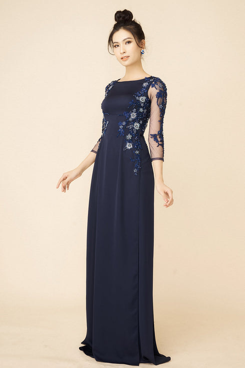 Elegant three quarter sleeves ao dai
