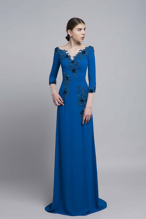 Scoop neck long sleeves with 3D floral embellished