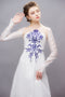 Gentle dress with embroidery lace patterns
