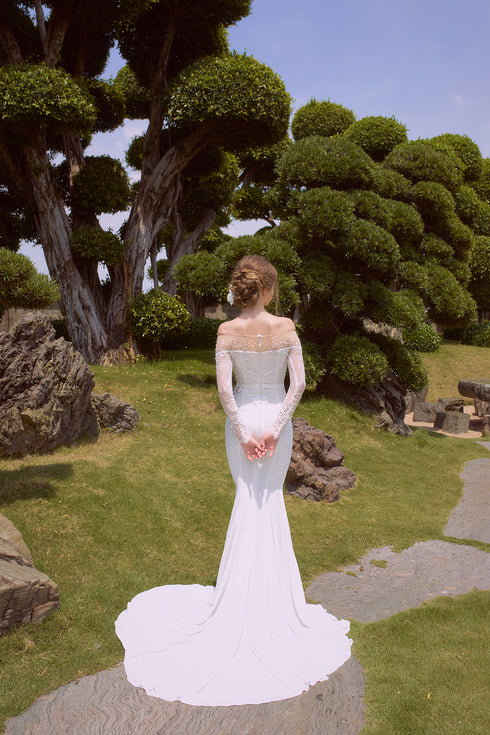 Front slit mermaid weeding gown