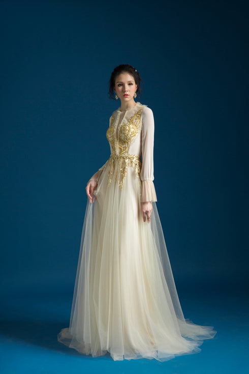A-line wedding dress with detachable skirt