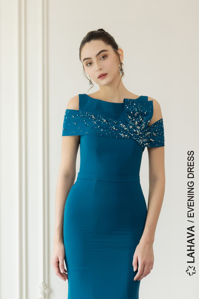 boat neck mermaid dress Elegant mermaid evening dress features a boat neck