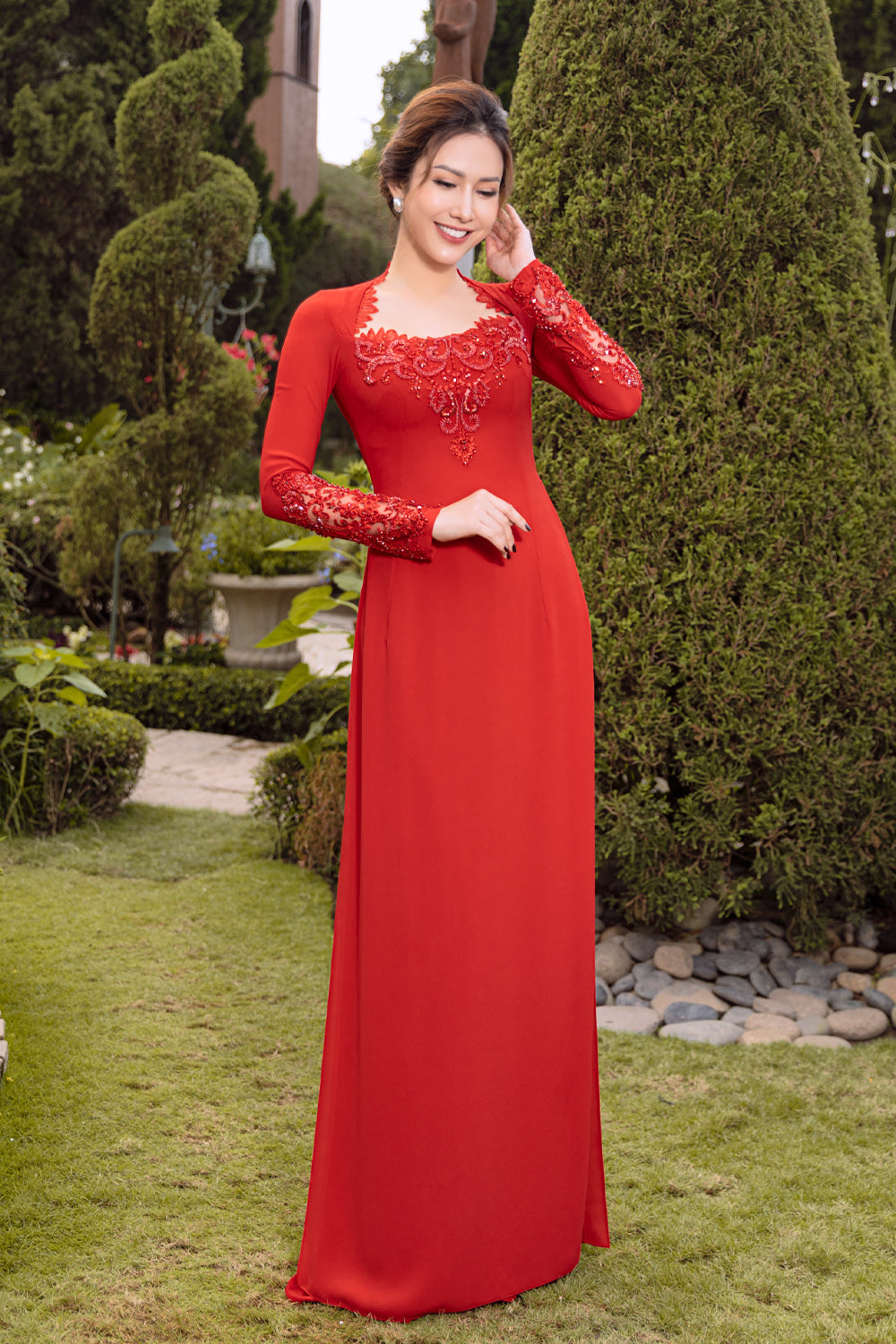 Red modern neckline wedding ao dai LAHAVA Red modern neckline wedding ao dai LAHAVA