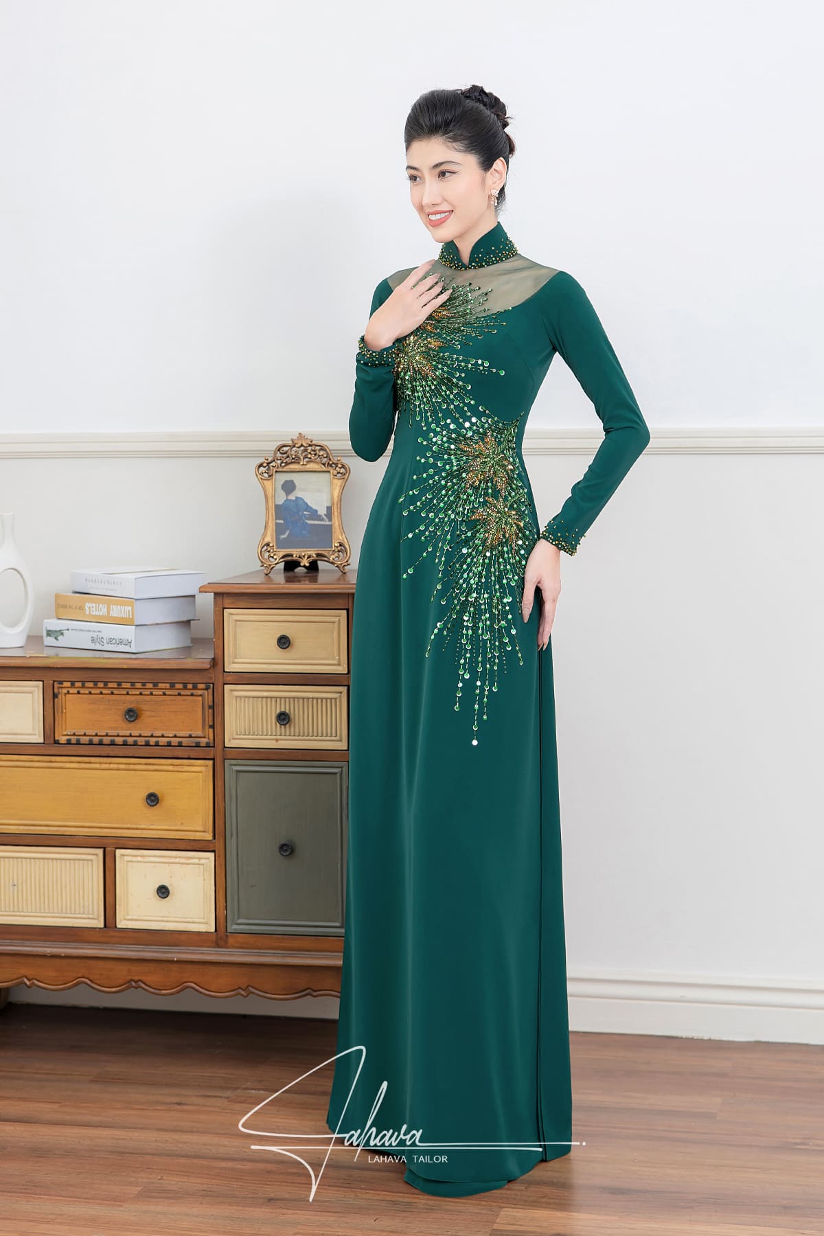 Ao Dai Detachable Tulle Cape with Lace Trim Edges (#EUGENIA)